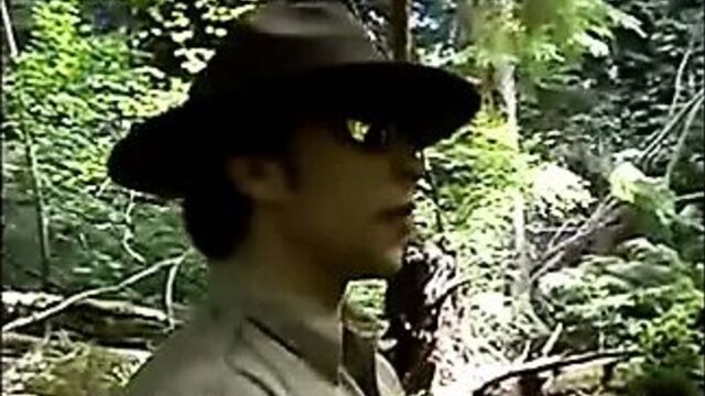 Ella шантажом трахнул продажный страж игр