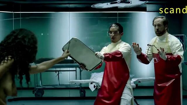 Обнаженные сиськи Thandie Newton в ТВ-шоу Westworld