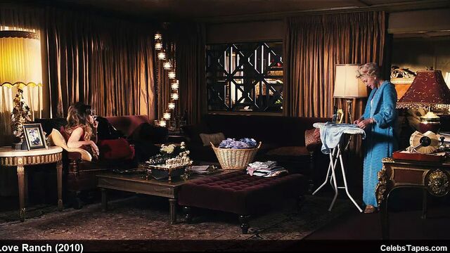 Обнаженные знаменитости-актрисы и дикие сцены секса от Love Ranch