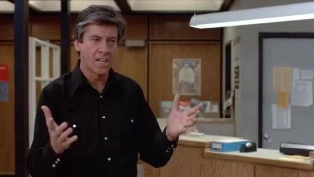 Molly Ringwald Засвет трусиков в клубном фестивале