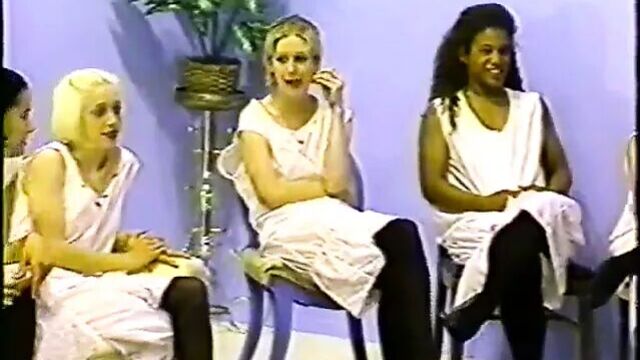 Офигенная дрочка дрочит