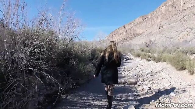 Мачеха с Angie в видео от первого лица