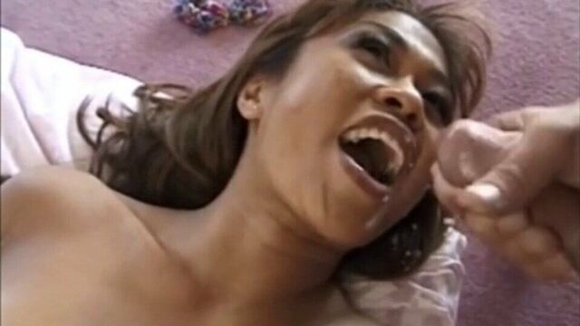 Leanni Lei и CuteSexazn, камшот на лицо