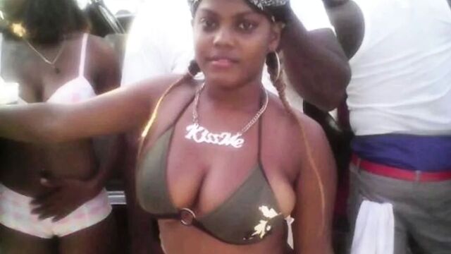 Плохое поведение Trini