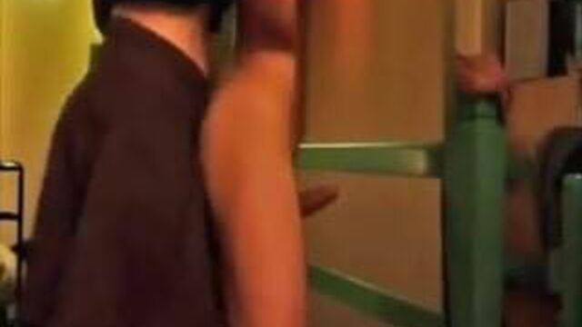 Женщина на мужском страпе