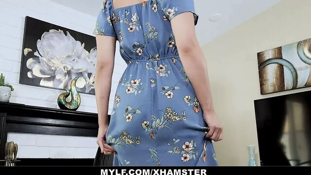 Милфа - извращенная милфа дает инструкцию по дрочке