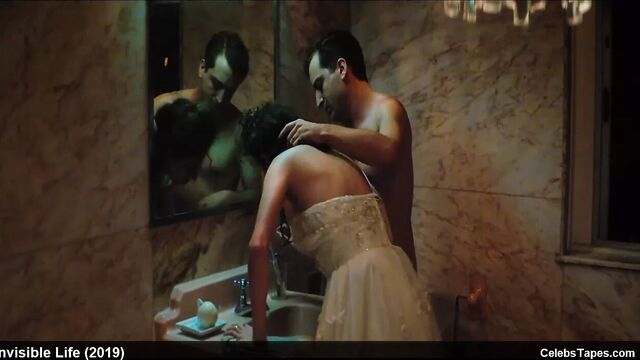 Carol Duarte - фронтальные сцены обнаженных и сексуальных экшенов