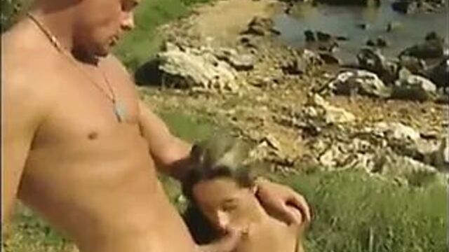 Лучшие сцены 7 - сиськи и стояк на пляже