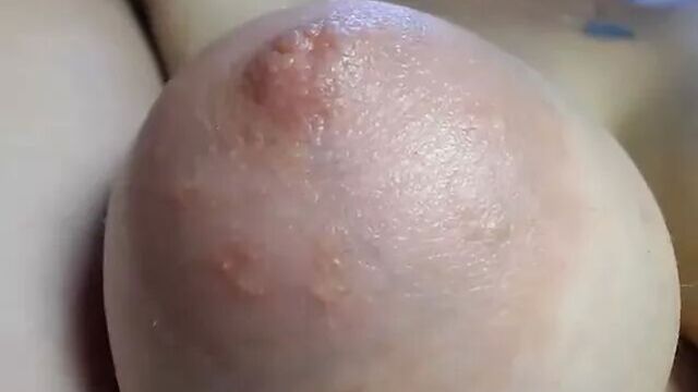 Ее 19-летние сиськи