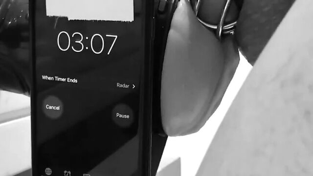 5 минут с искусственной вагиной, запертой и без рук