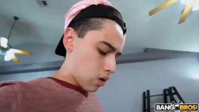 Милфа-охотница на киску