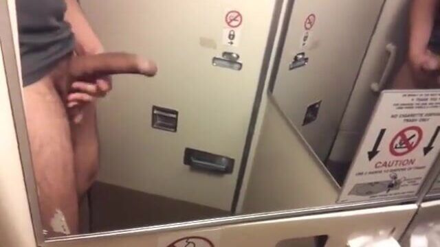 Str8 дрочит в самолете