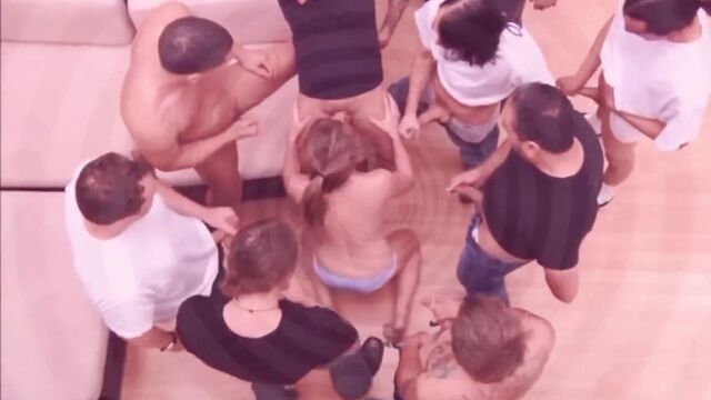 Сисси Joi жаждет члена и гипноза от Gregoriana