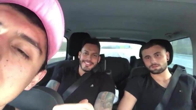 Авто Amigo Haciendose La Paja Viktor Rom