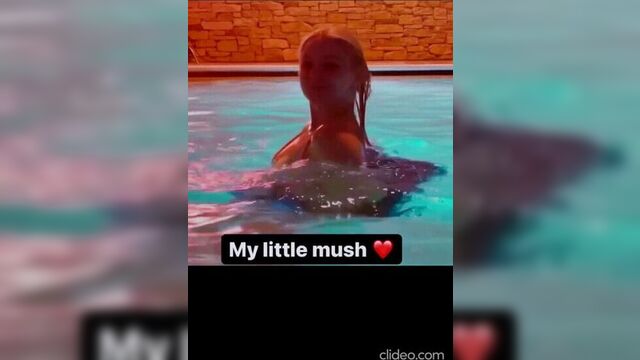Ariel Winter со светлыми волосами