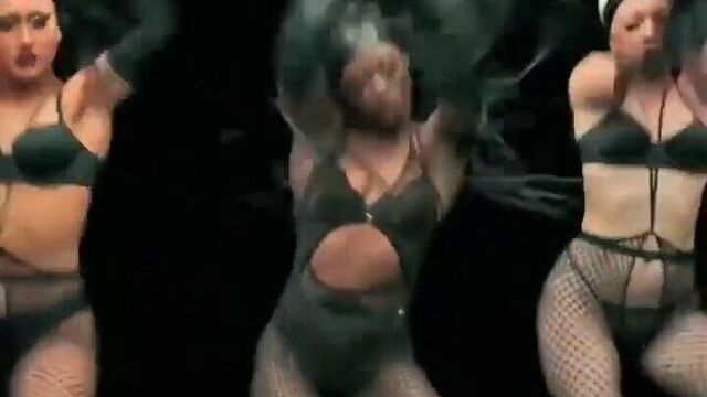 Demi Moore - Savage X FENTY в нижнем белье 10 01 2020