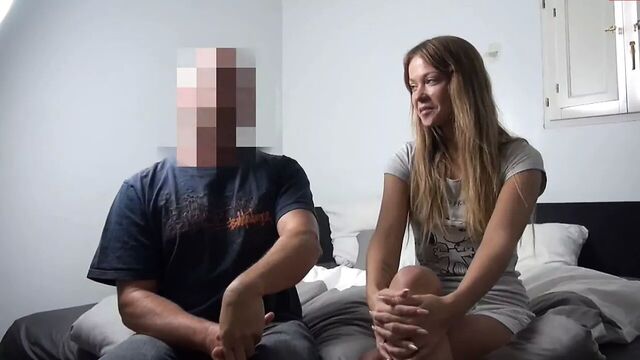 Блондинка впервые с незнакомцем