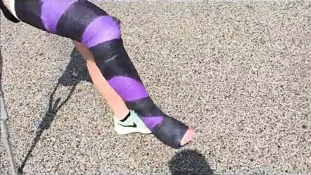 Длинные ноги в волейболе на костылях