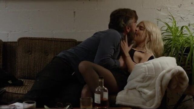 Emily Rtajkowski - 'Easy S1E05'