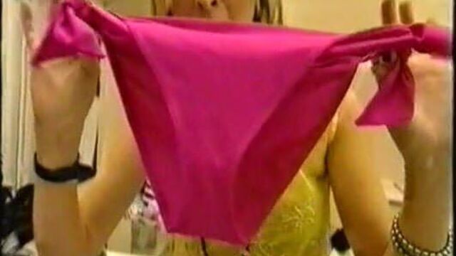 Папоротник, хлопок, розовый лифчик