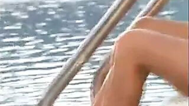 Грудастые товарищи по играм от Playboy