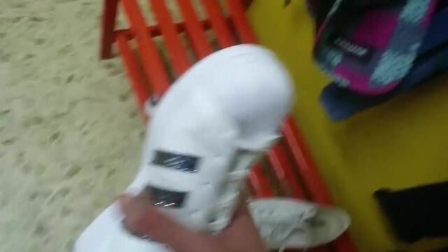 Addidas и Converse, обувают сперму внутрь