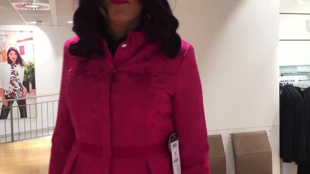 Розовая юбка в костюме