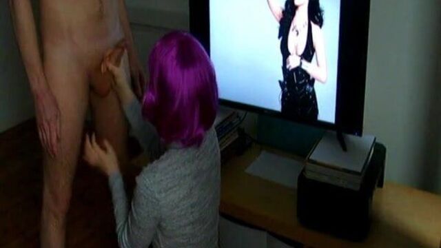 Maude дрочит ее бойфренда знаменитости. №1