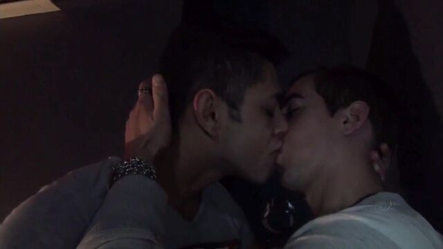 Stephen 'Tin Tin' Даффи - поцелуй меня (порномузыкальное видео)