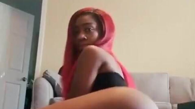 Lola B колышет их Cakez