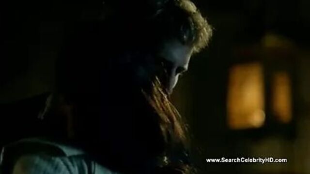 Обнаженная Louise Barnes - черные паруса S01E06