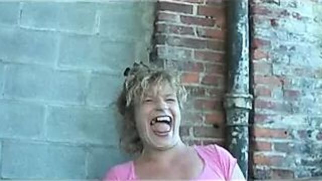 Зрелая из Детройта в любительском видео