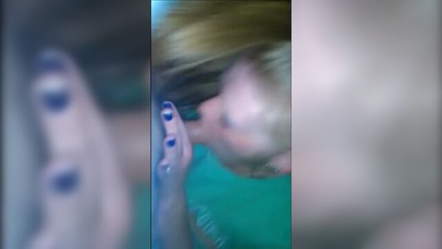 Блондинка из Чикаго, Иллинойс, ублажает своего муженька