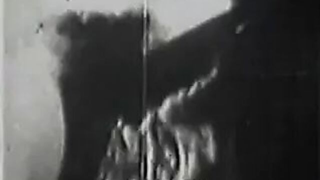 Школьницы получают хардкорный урок группового секса (винтаж 1950-х)