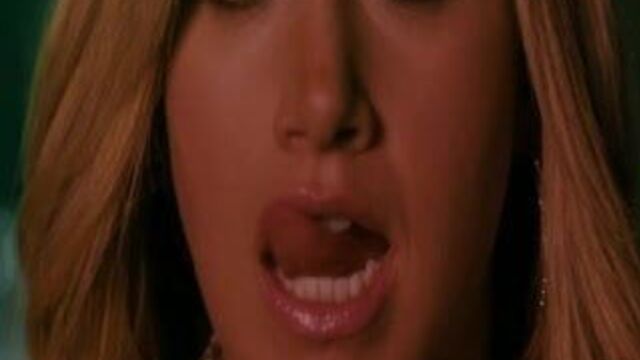 Ashley Tisdale хочет буккаке?