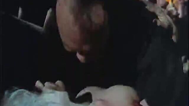 Jennifer Jason Leigh - последний выход в Бруклин