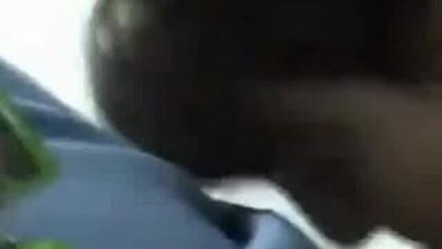 Сотрудник GameStop делает минет в ванной