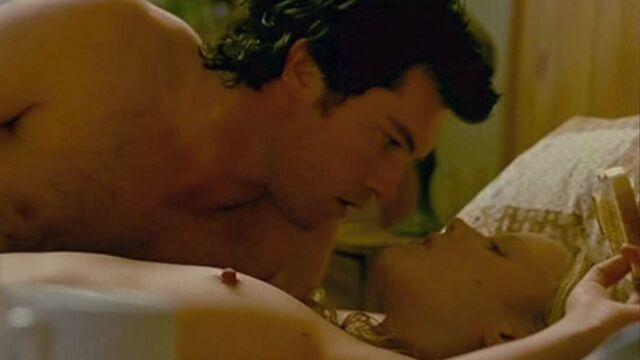 Корниш-обнаженная секс-сцена Abbie в сальто ScandalPlanetcom