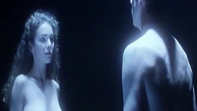 Claire Keim обнаженная (1997)