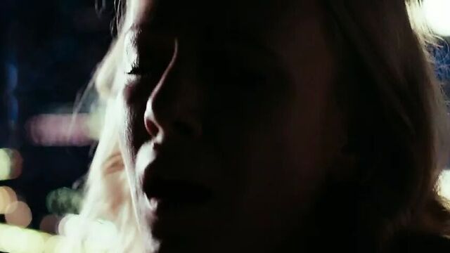 Andrea Stefancikova - ниже ее рта (2016)