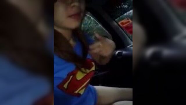 Пара Супермен в футболке Baru Balik, DARI Mall