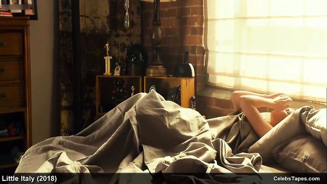 Актриса Emma Roberts - нижнее белье и эротические сцены из фильмов