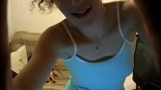 Sativa Verte - сексуальная стриптиз перед вебкамерой