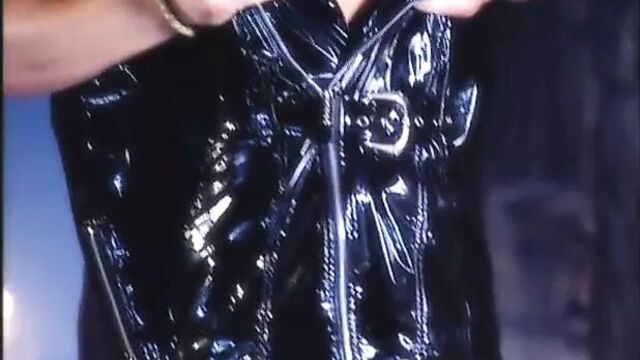 Loureen поцелуй в черных чулках сапоги и жесткий трах