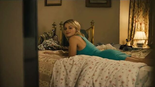 Margot Robbie - горячие сцены