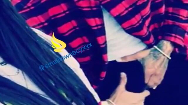 Chris Chris Brown хватает