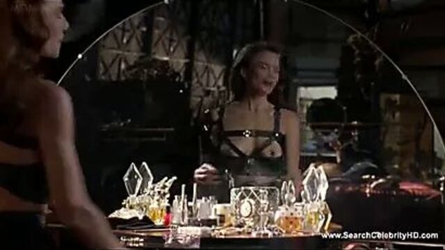 Обнаженные сцены с Lena Olin