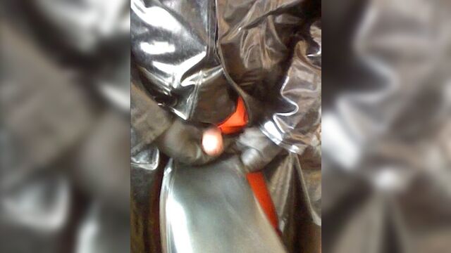 Масляная шкура и резина дрочат.