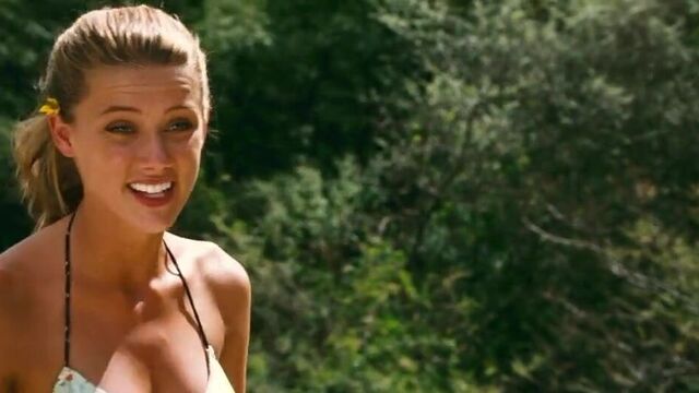 Odette Yustman - и скоро тьма