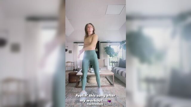 Julianne трах в леггинсах